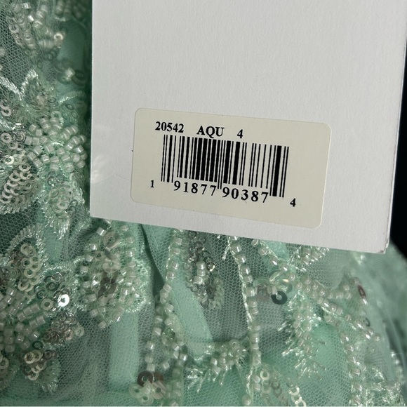 MAC DUGGAL 20542 NWT Strapless Corset Detail Tulle Layered Gown - Picture 9 of 11